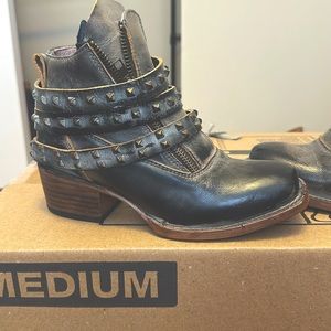 Worn once freebird booties